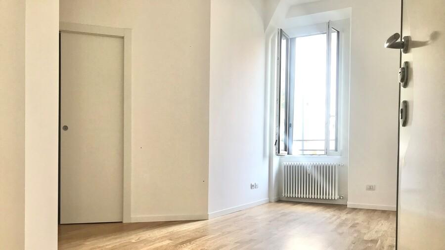 Renovated and prestigious two-room apartment